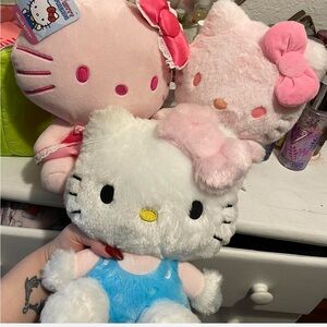 Hellokitty plushies